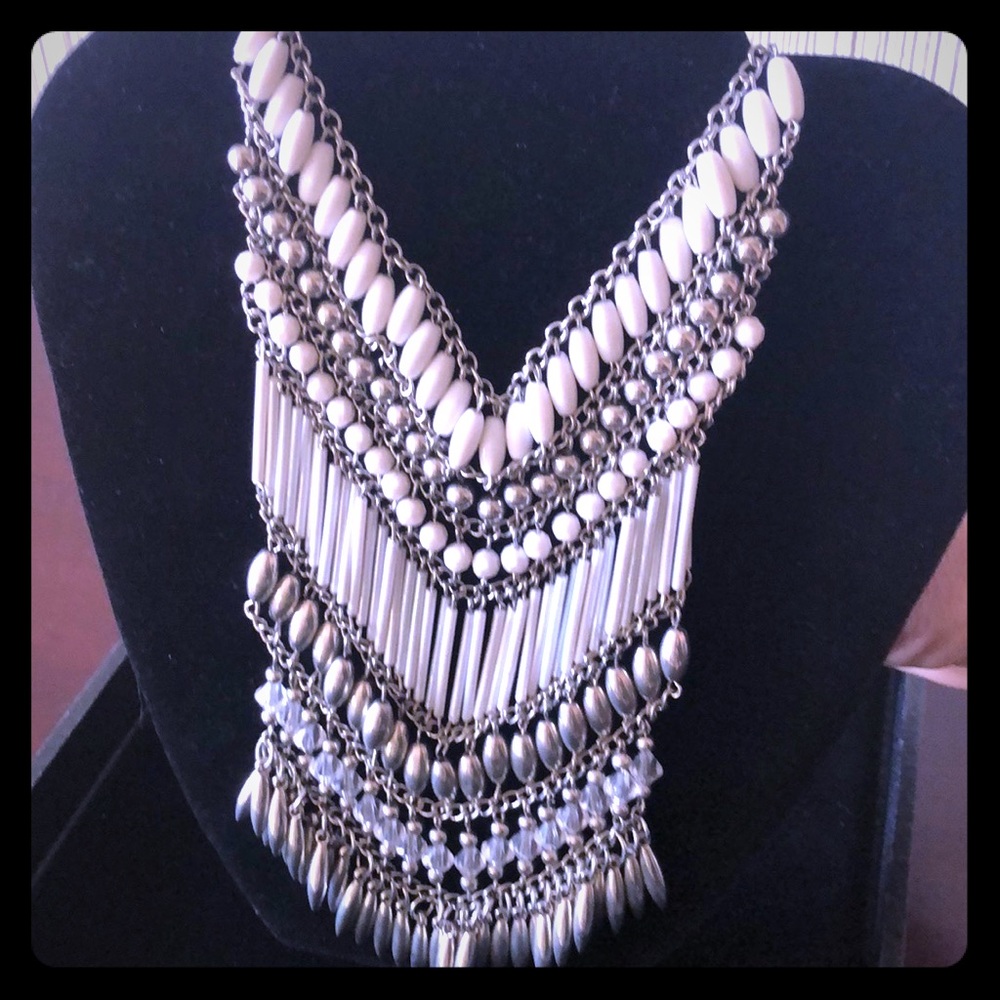 NWOT White and Silver Necklace